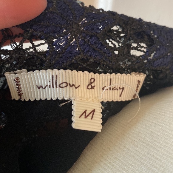 Willow and Clay “Lace” Star ⭐️ Wrap Shirt Size Medium in Like New Condition - Picture 7 of 10